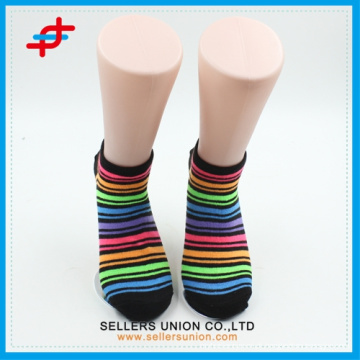 Meias de tornozelo de cores brilhantes, padrão de listras para atacado